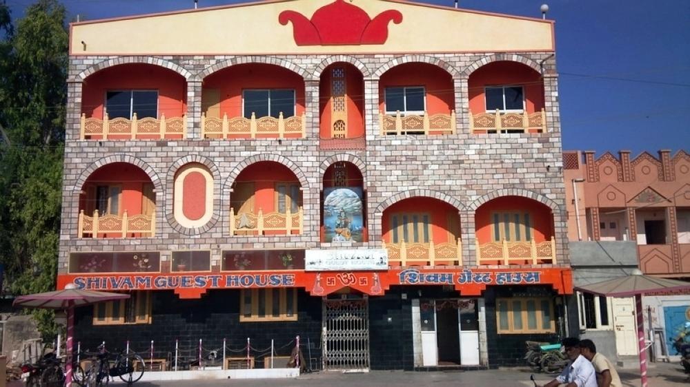 Hotel Shivam Dwārka Екстериор снимка