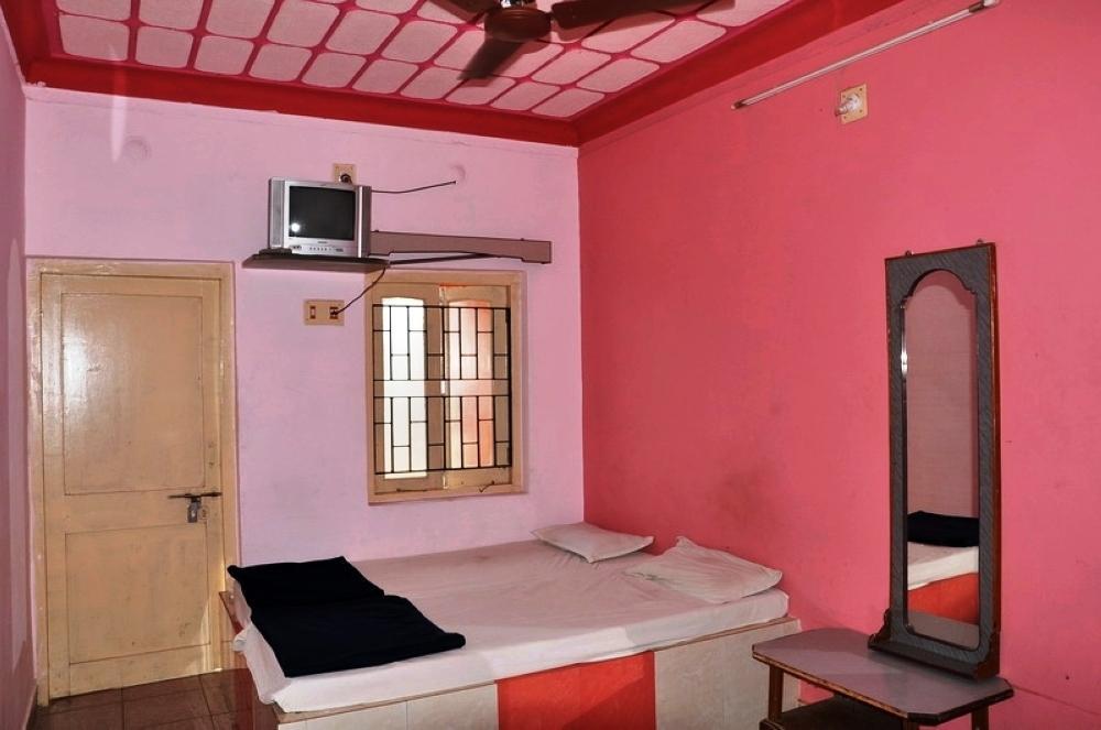 Hotel Shivam Dwārka Екстериор снимка
