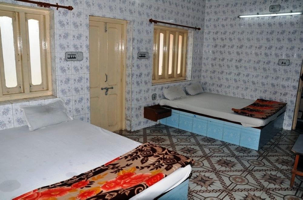 Hotel Shivam Dwārka Екстериор снимка
