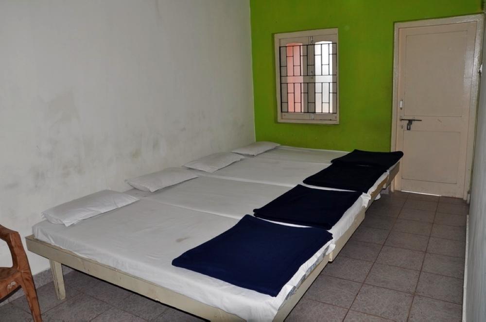 Hotel Shivam Dwārka Екстериор снимка